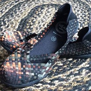 Heal USA stretch flat